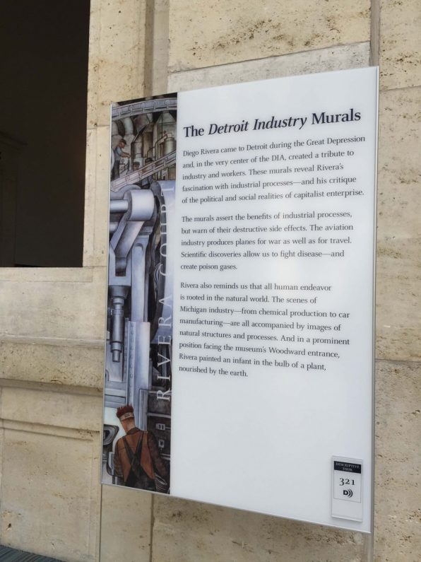 museum-inside-2ディエゴ・リベラ壁画説明プレート
