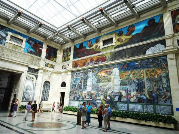 museum-inside-kabe1ディエゴ・リベラ巨大壁画１