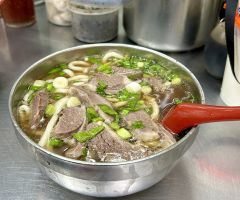 劉山東牛肉麺