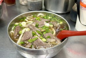 劉山東牛肉麺